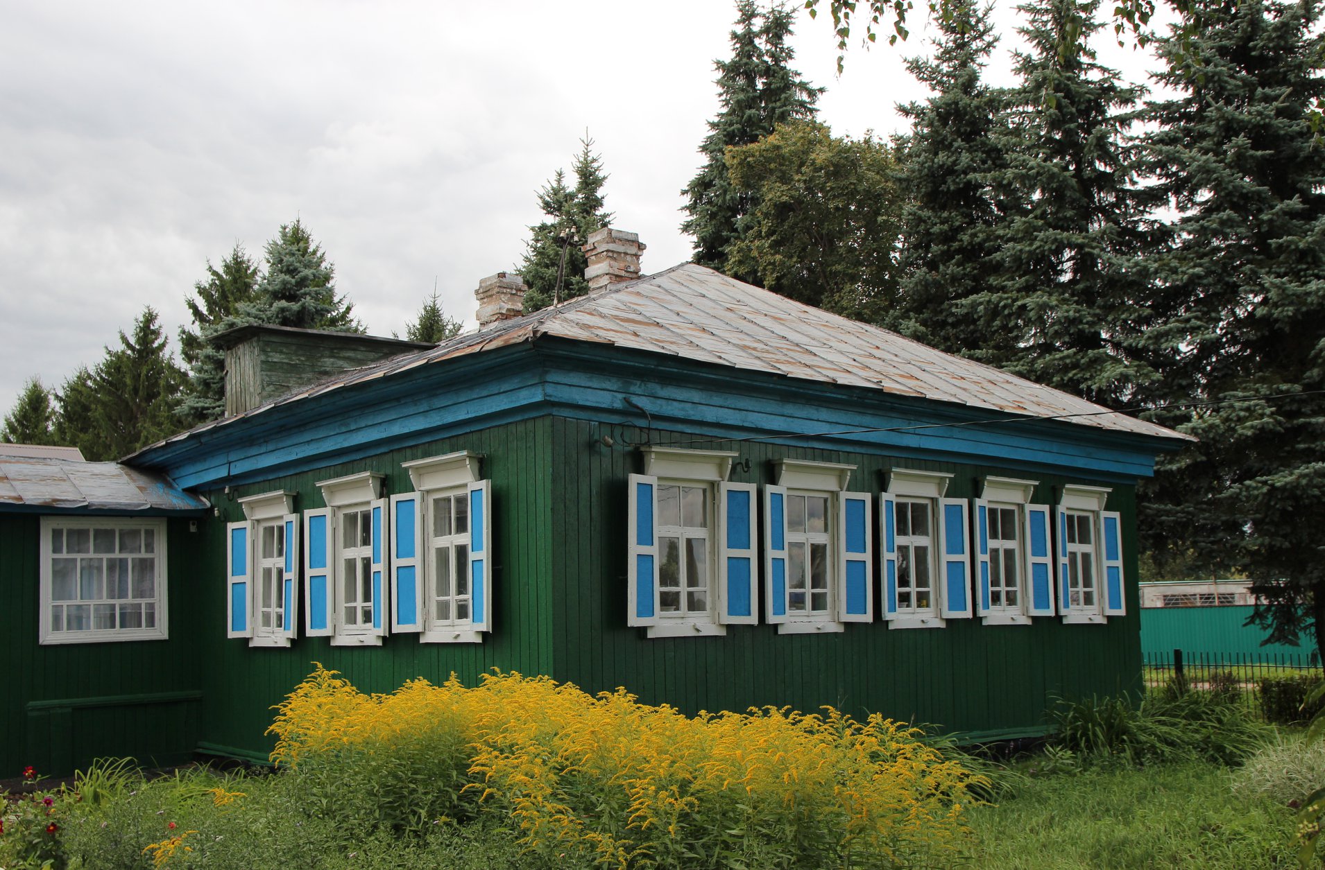 Село красный башкортостан. Красный Яр Уфимский район. Красный Яр Уфимский район музей Чапаева. Башкортостан село красный Яр. Дом музей Чапаевской дивизии красный Яр.