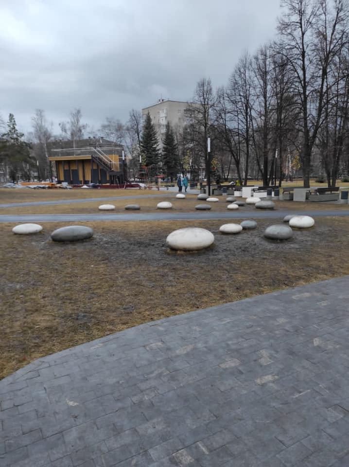 Устаревший парк. Парк Первомайский Черниковка. Первомайский парк Уфа Черниковка. Родник в Черниковке на интернациональной. Озеро в парке Первомайский Уфа.